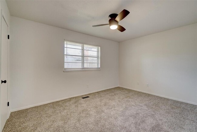 Building Photo - 10333 Fairfax Ln