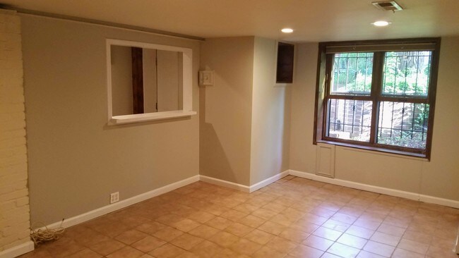 Building Photo - 1629 Newton St NW