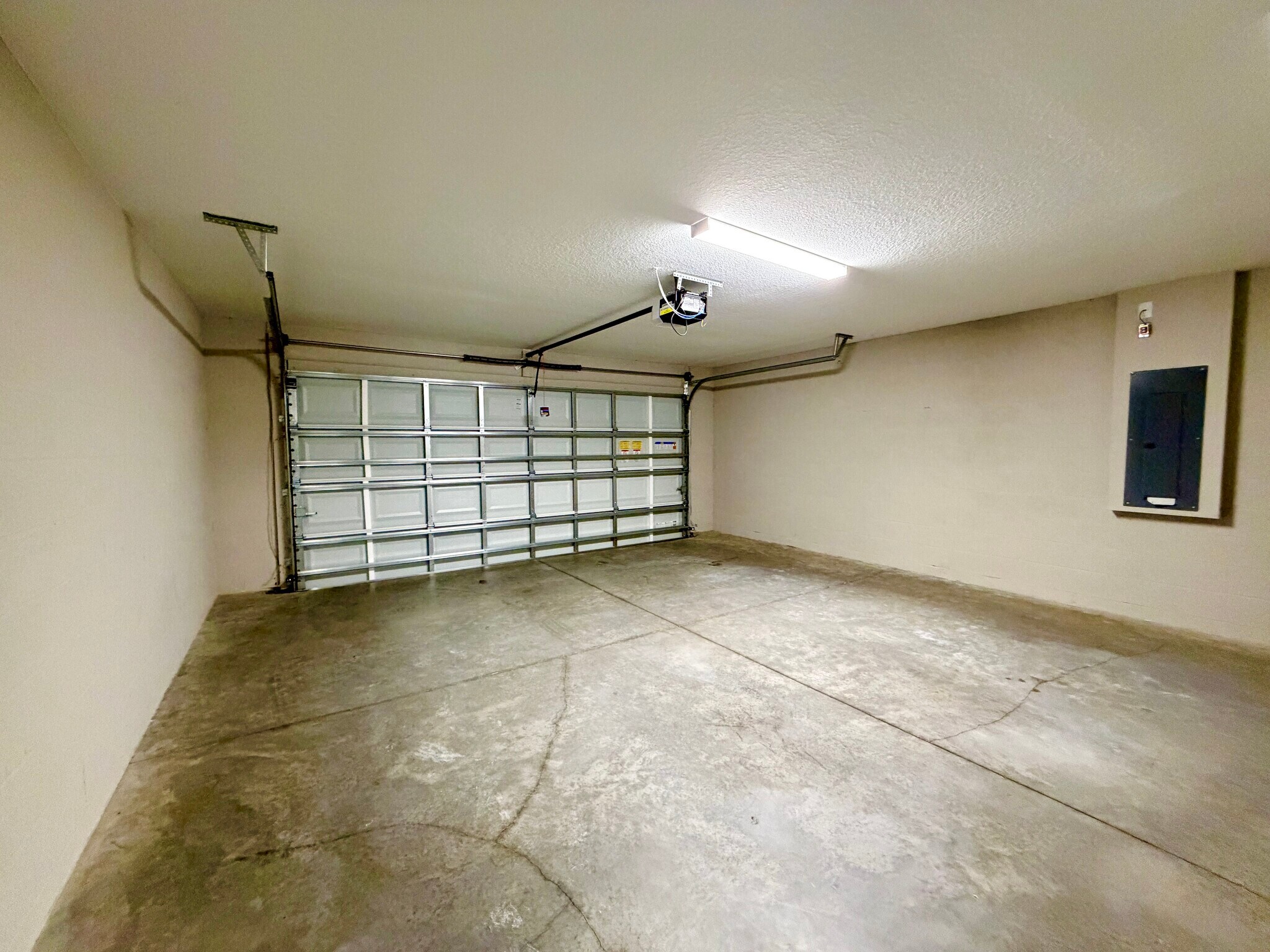 Building Photo - 210 Marion Oaks Ln