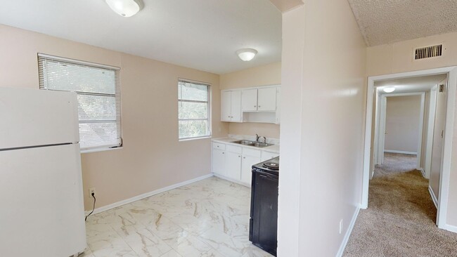 Building Photo - Charming 3-Bedroom Rental Near Downtown Ja...