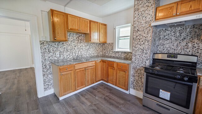 Building Photo - 1120 73rd St