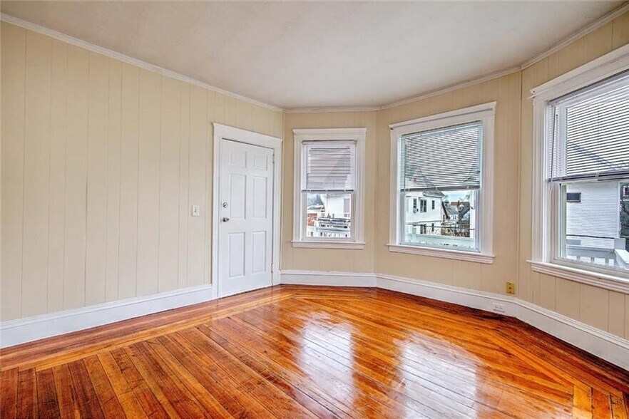 Building Photo - 80 Ontario St