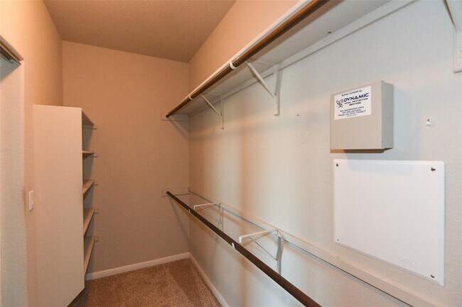 Building Photo - 13400 Briarwick Dr