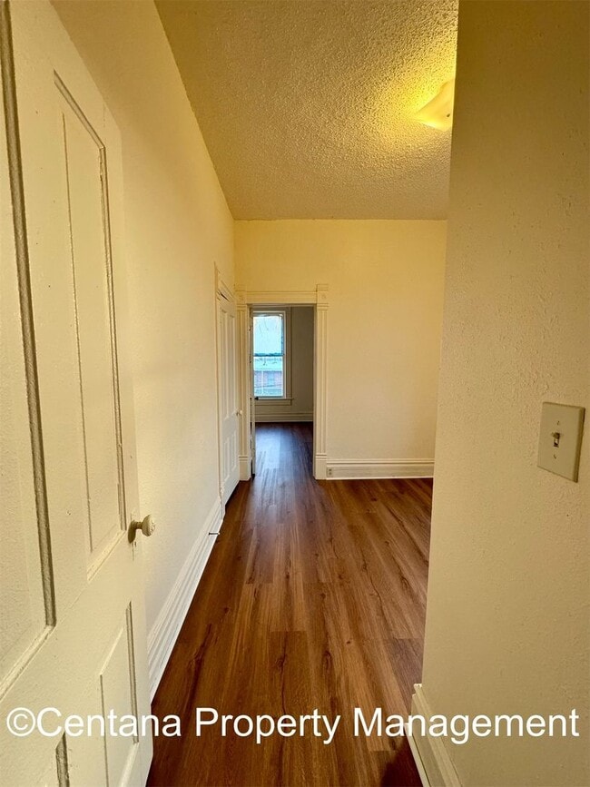 Building Photo - 732-732 W Granite St