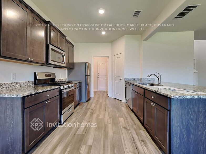 Building Photo - 3041 Chico Dr
