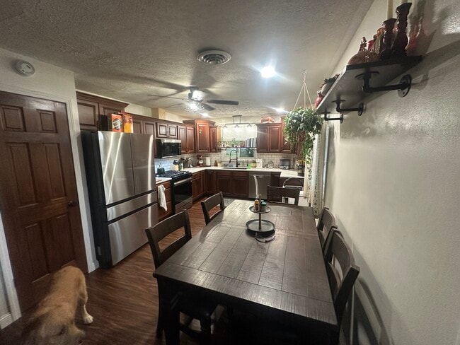 Building Photo - 397 W 4th St