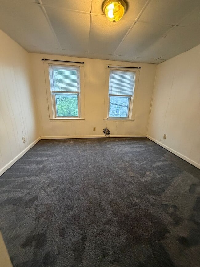 Building Photo - AVAILABLE FOR SHOWING 3!!! BR/1 BA.