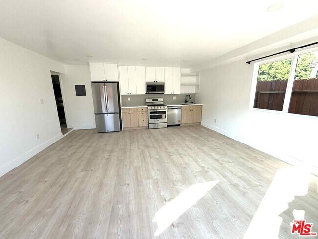Building Photo - 2106 Pisani Pl