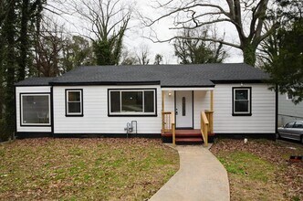 Building Photo - 1350 Kenilworth Dr SW