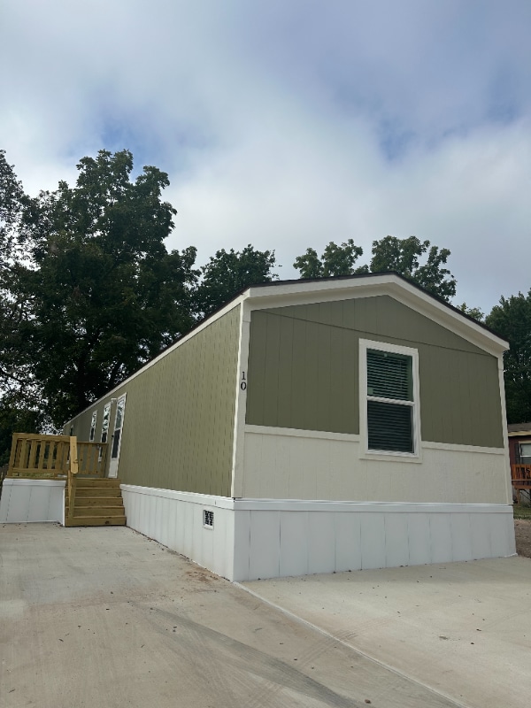 Building Photo - 3000 S 9th Ave