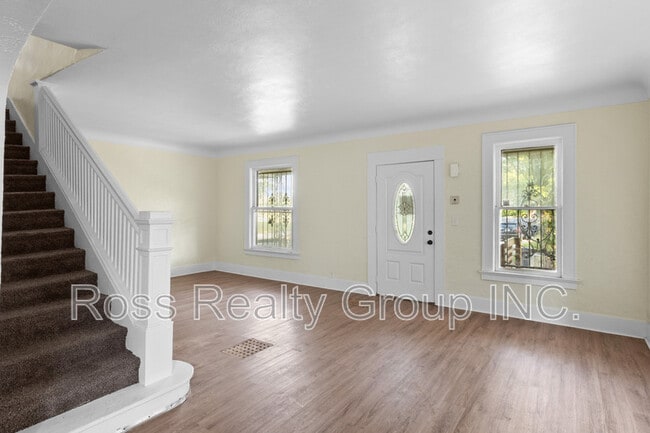 Building Photo - 1149 Fernwood Ave