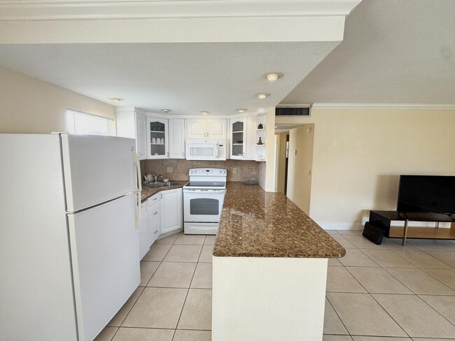 Building Photo - 301 Seville Dr