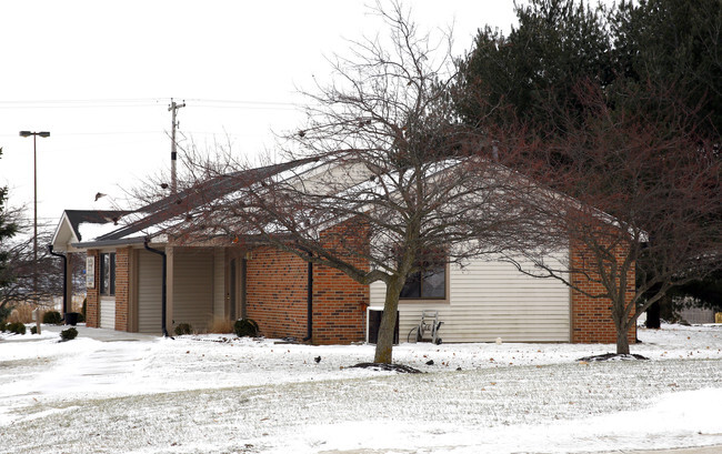 Building Photo - Round Barn Manor