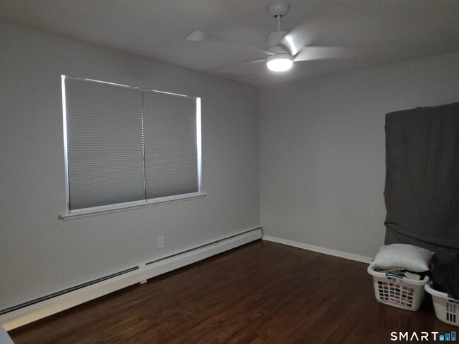 Building Photo - 500 Oak Ave