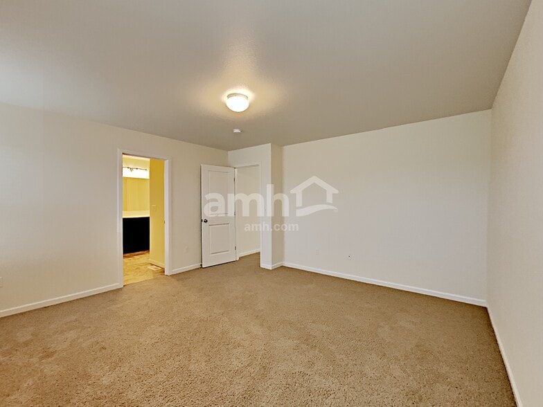 Building Photo - 2159 NW Woodland Dr