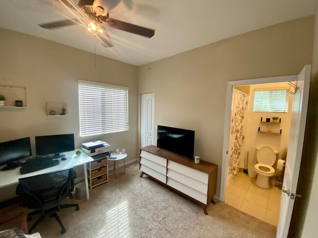 Building Photo - 2622 Webb Ave