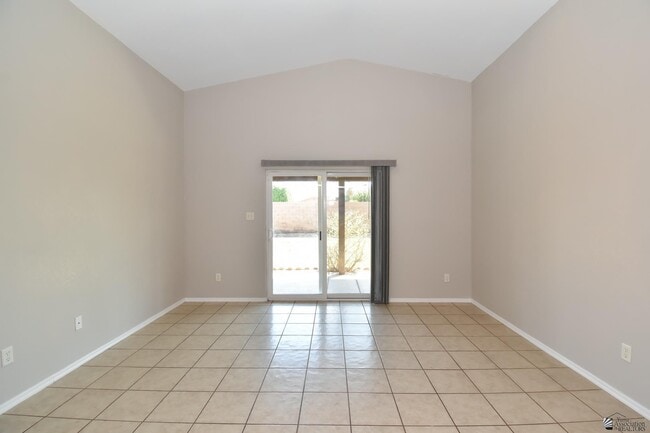 Building Photo - 1705 S 45th Dr