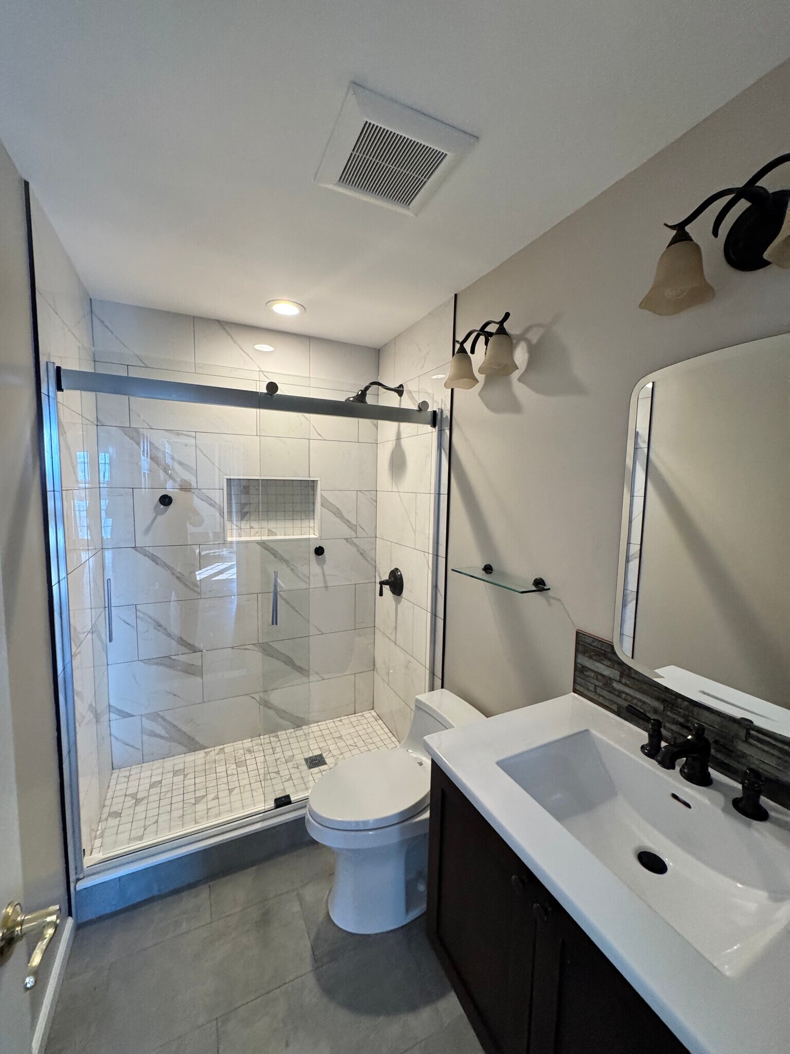 Building Photo - 100 Shearwater Ct E