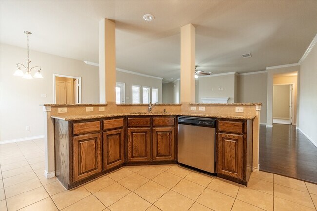 Building Photo - 1112 Hiddencreek Dr