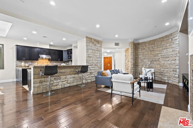 Building Photo - 4848 Wilshire Blvd