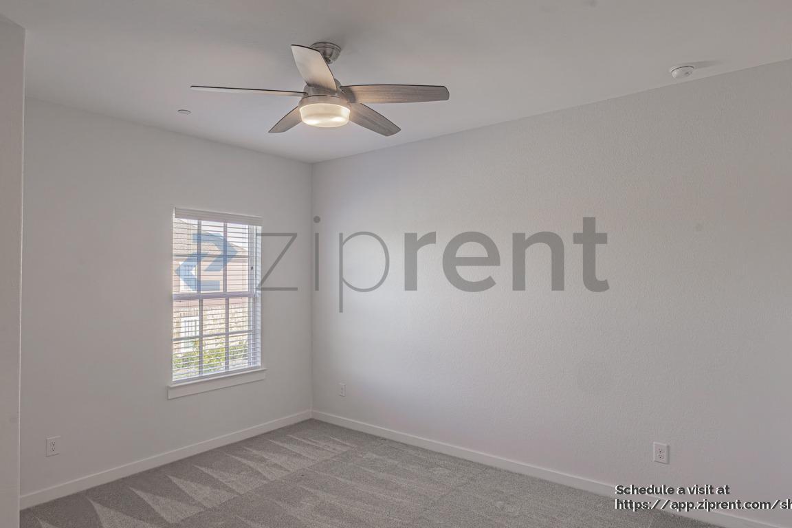 Building Photo - 1100 Redbrick Ln