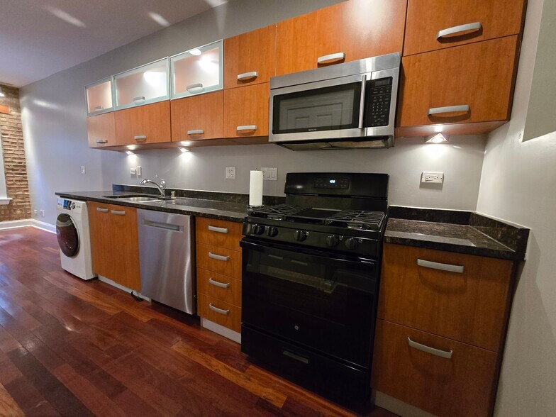 Building Photo - 1360 W Estes Ave