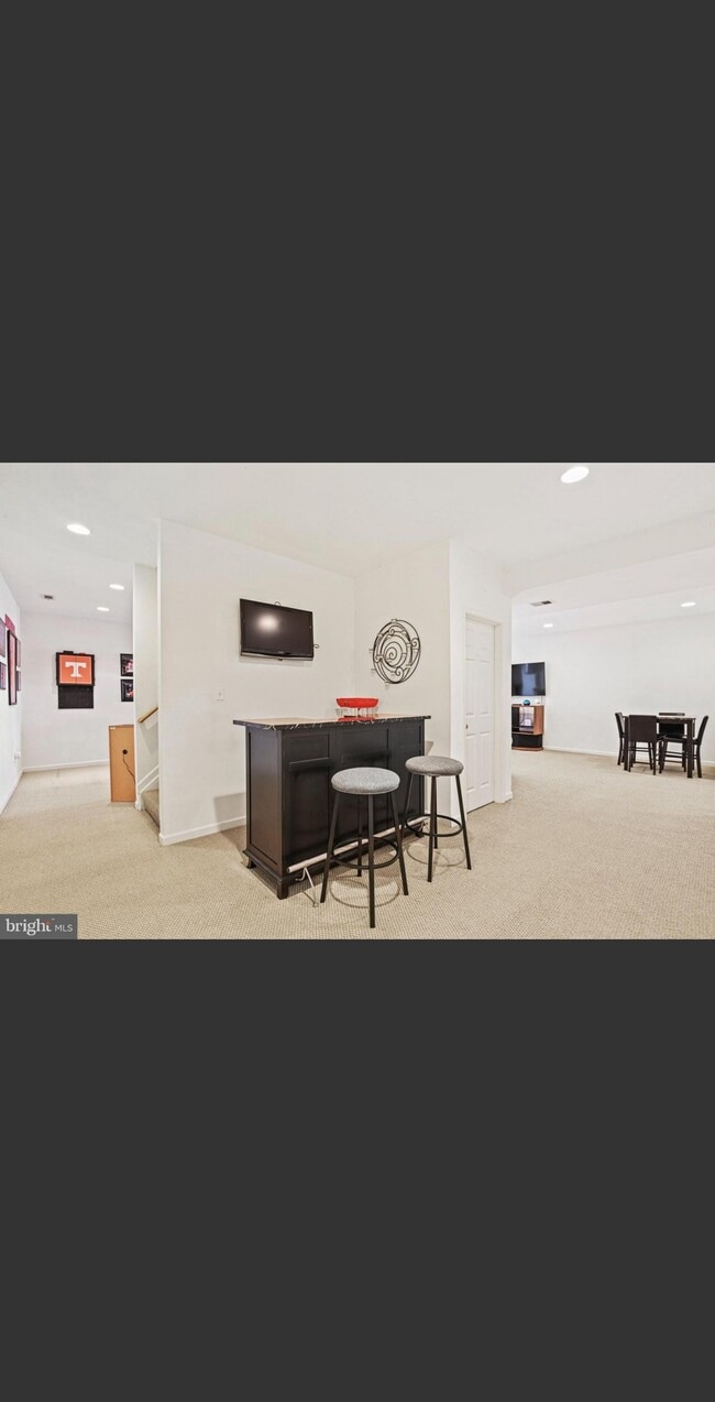 Building Photo - 131 Claude Ct SE