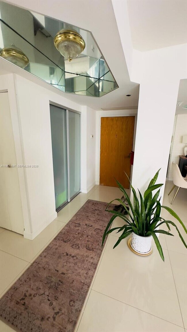 Building Photo - 3610 Yacht Club Dr