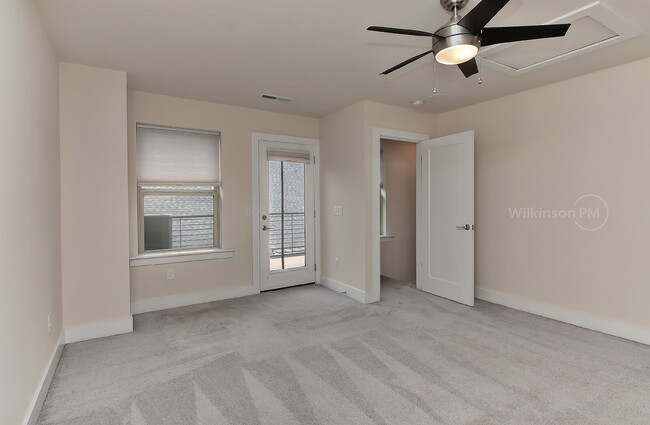 Building Photo - Luxury 3-Bed, 3.5-Bath Townhouse in Prime ...