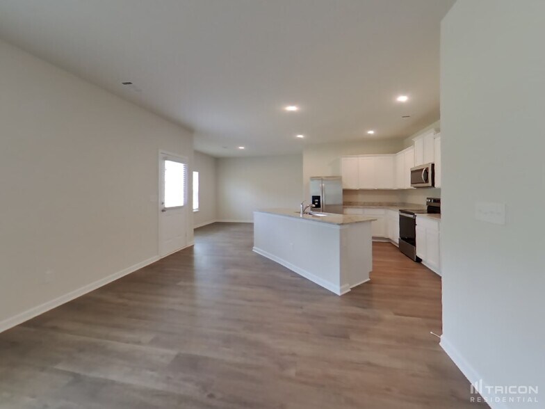 Building Photo - 1322 Deutz Dr