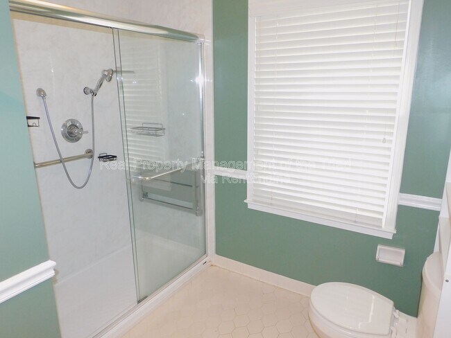 Building Photo - 2418 Cottage Pl