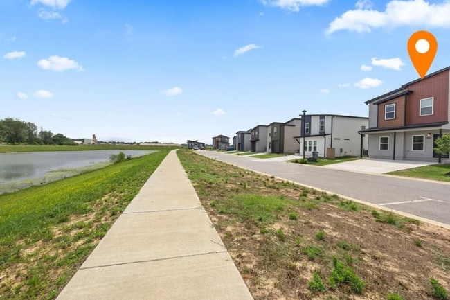 Building Photo - CUTE 3 Bedroom 2.5 Bath 2-story home located in Bentonville!