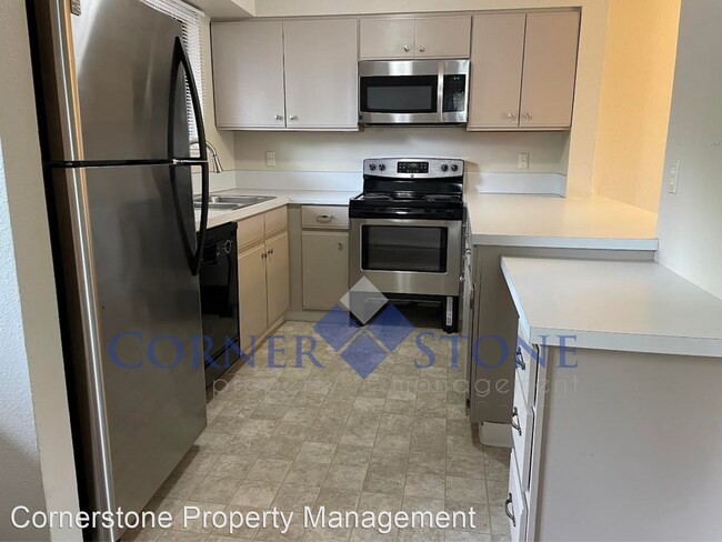 Building Photo - 3 br, 1.5 bath House - 1885 E Old Saybrook...
