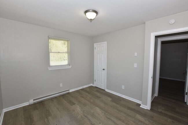 Building Photo - 7923 Thompson Rd