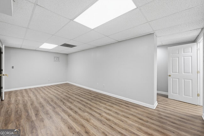 Building Photo - 4229 N Mountain Rd NE