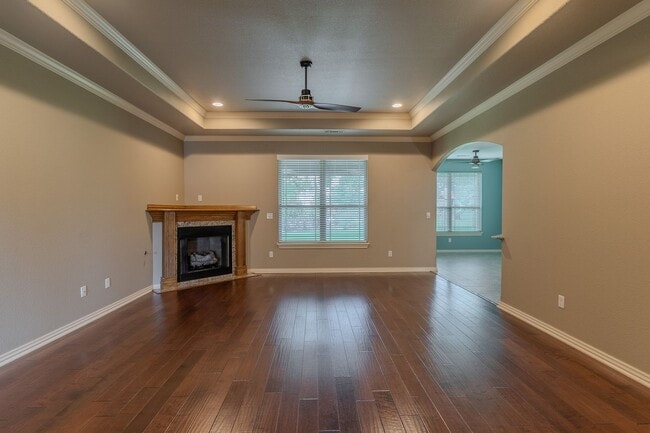 Building Photo - 4 BR Farmington Home!