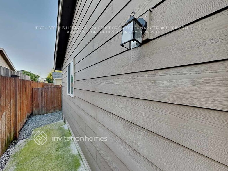 Building Photo - 14708 47th Ave NE