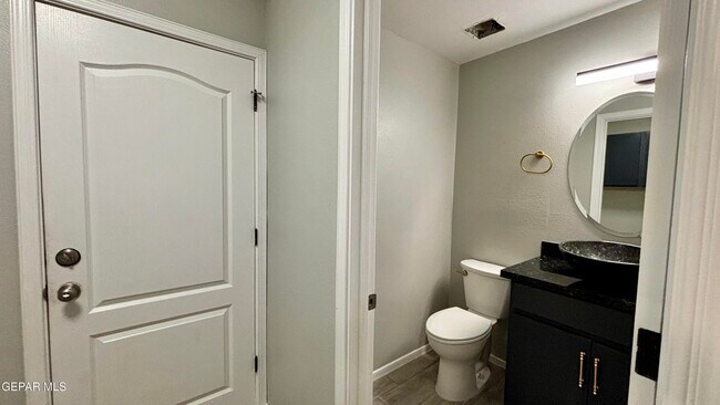 Building Photo - 633 Pete Payan Dr