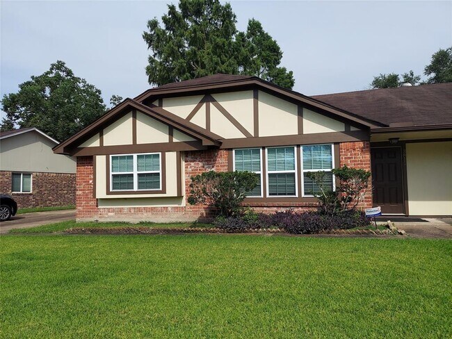 Primary Photo - 3811 Quiet Pl Dr