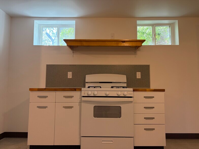 Building Photo - 1530 S 4th St