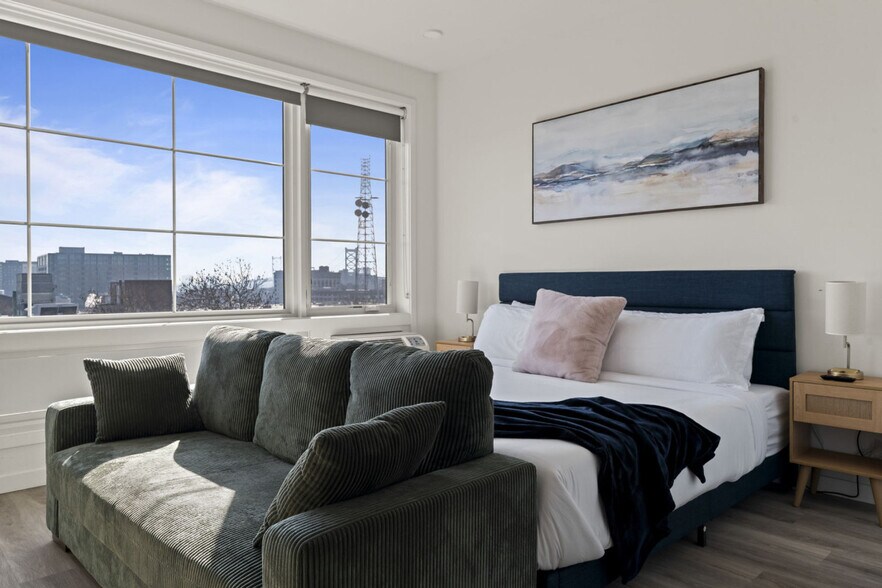 Building Photo - 501 N Perth St