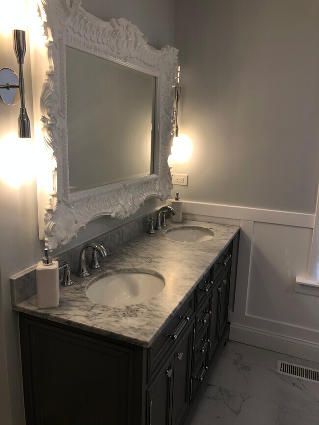 Building Photo - 605 N Humphrey Ave