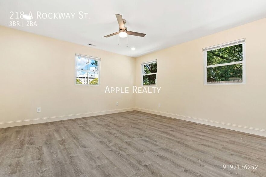 Building Photo - 218 W Rockway St