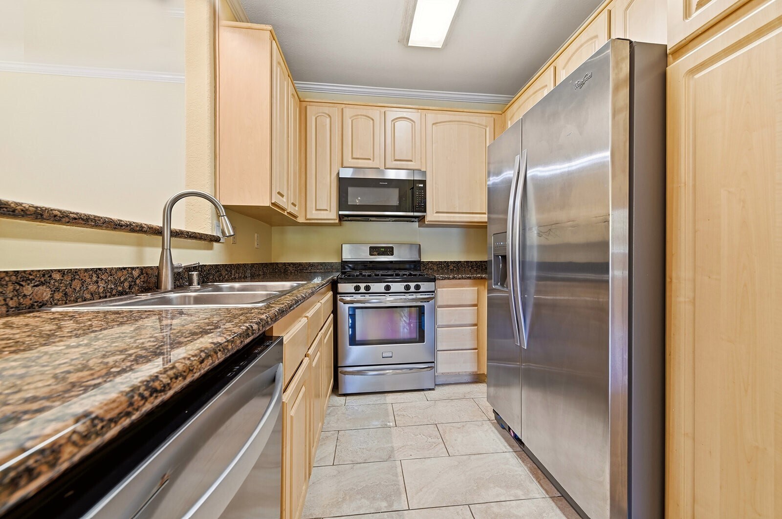 Building Photo - 300 N El Molino Ave