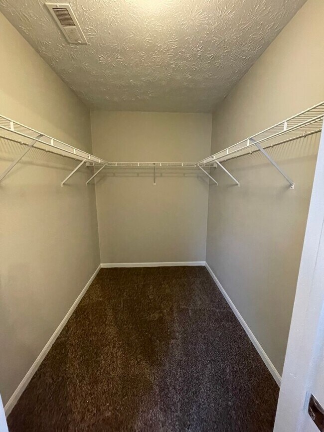 Building Photo - Three Bedroom Single Family Home - West La...