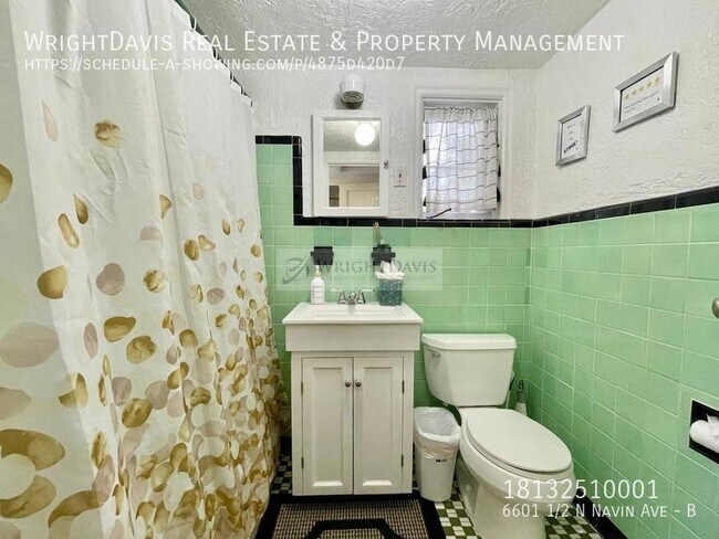 Building Photo - 6601 1/2 N Navin Ave-B
