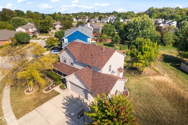 Building Photo - 7913 Meadow Bend Ln