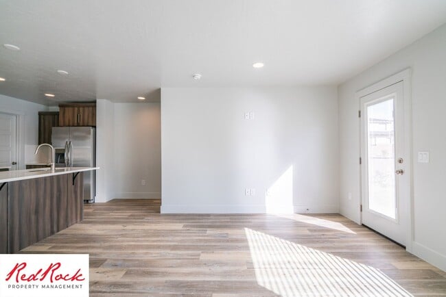 Building Photo - Innovative Design! 4 Bedroom Home in the Beautiful Desert Playa Community