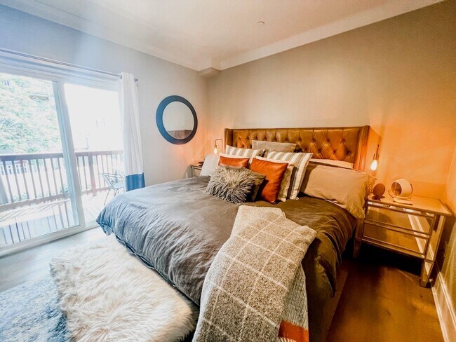 Building Photo - 69 Falcon St