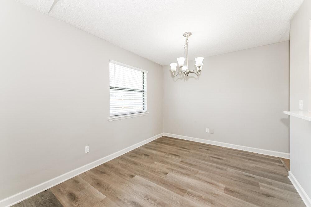 Building Photo - 7974 Amandas Crossing Dr E